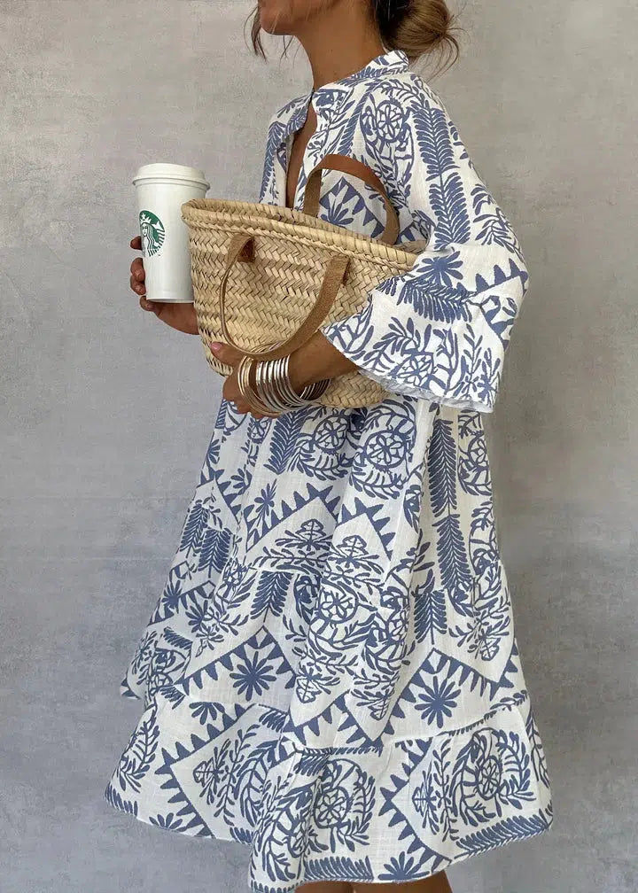 Blaues V-Ausschnitt-Minikleid mit 3/4-Ärmeln